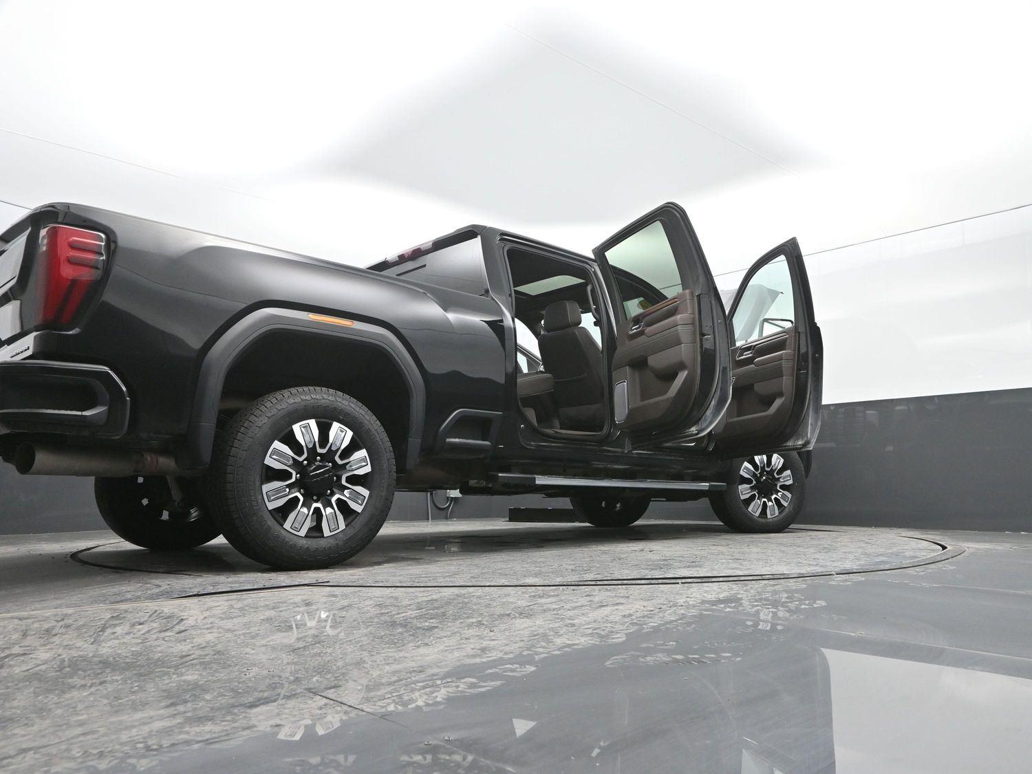 Used 2024 Onyx Black GMC Denali image 57