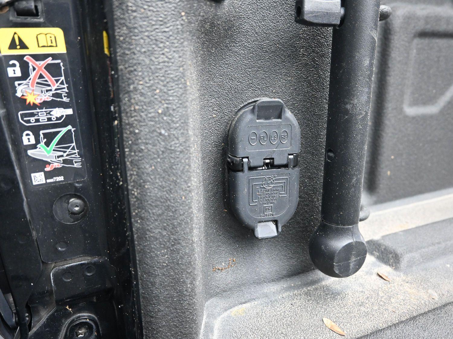 Used 2024 Onyx Black GMC Denali image 20