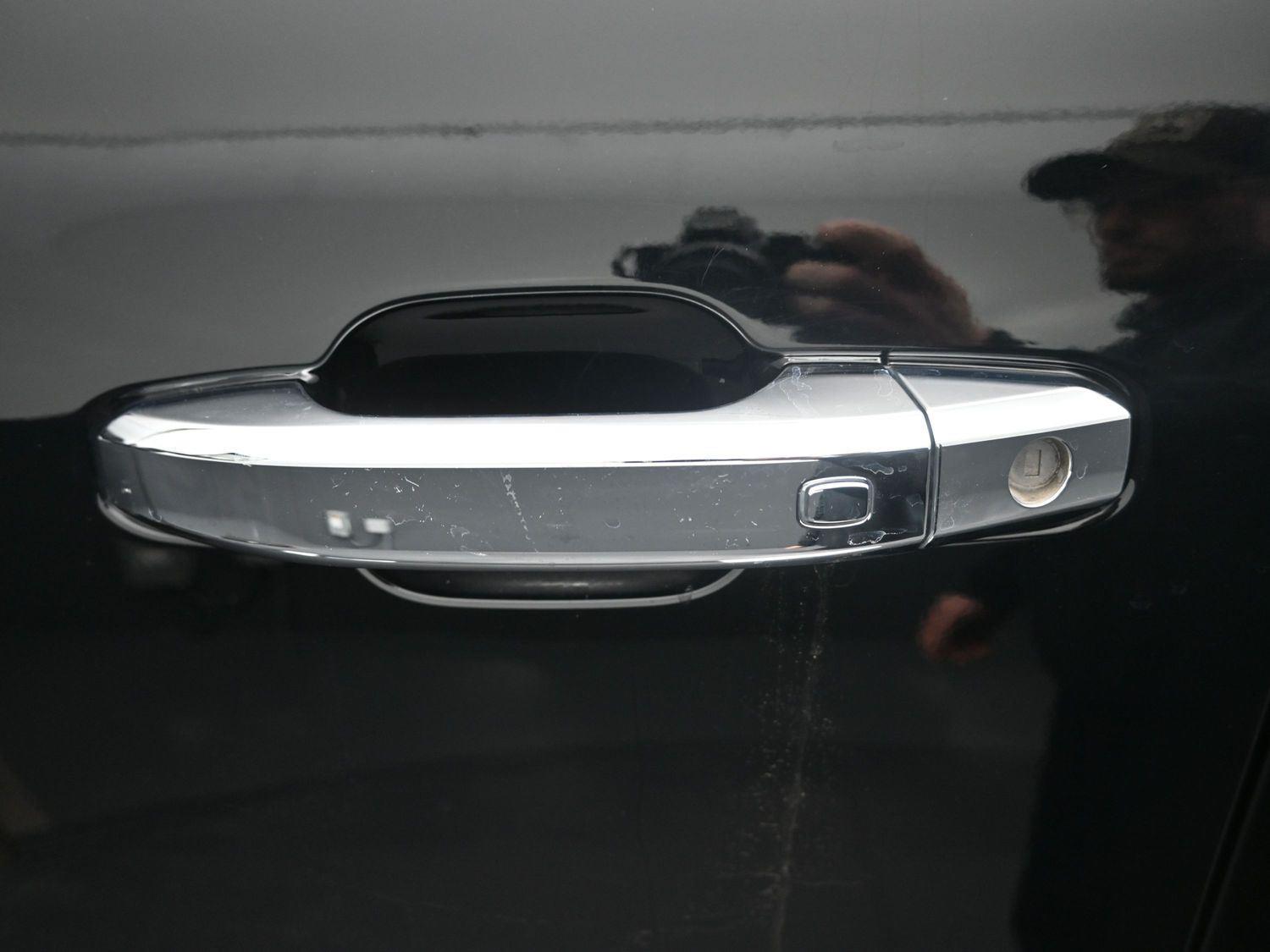 Used 2024 Onyx Black GMC Denali image 21