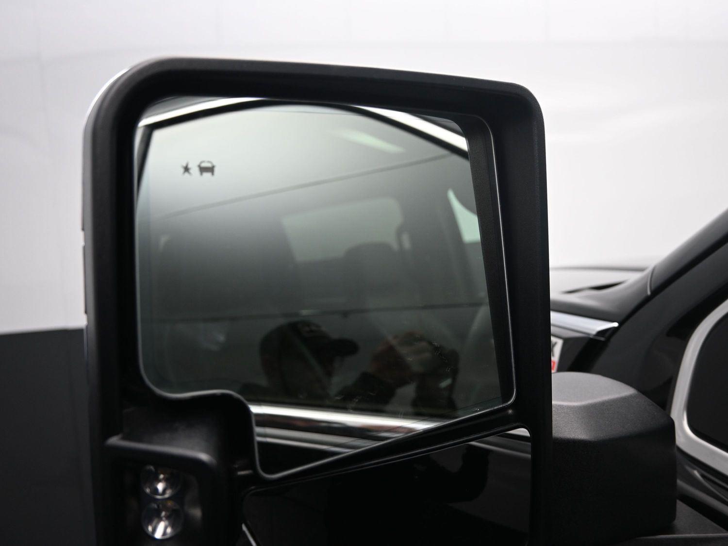 Used 2024 Onyx Black GMC Denali image 22