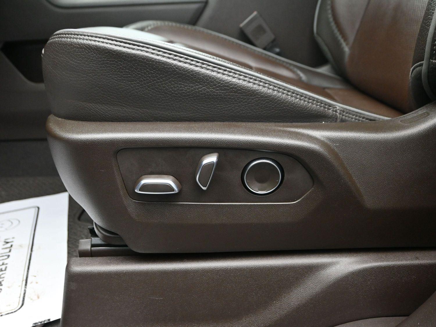 Used 2024 Onyx Black GMC Denali image 26