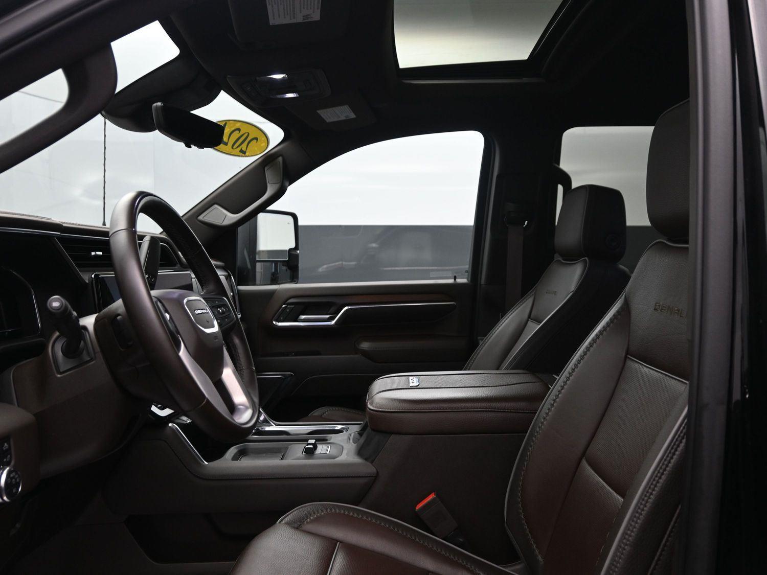 Used 2024 Onyx Black GMC Denali image 27