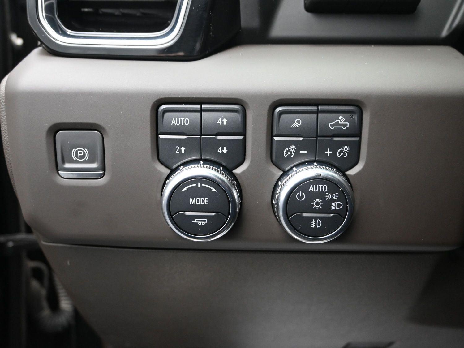 Used 2024 Onyx Black GMC Denali image 28