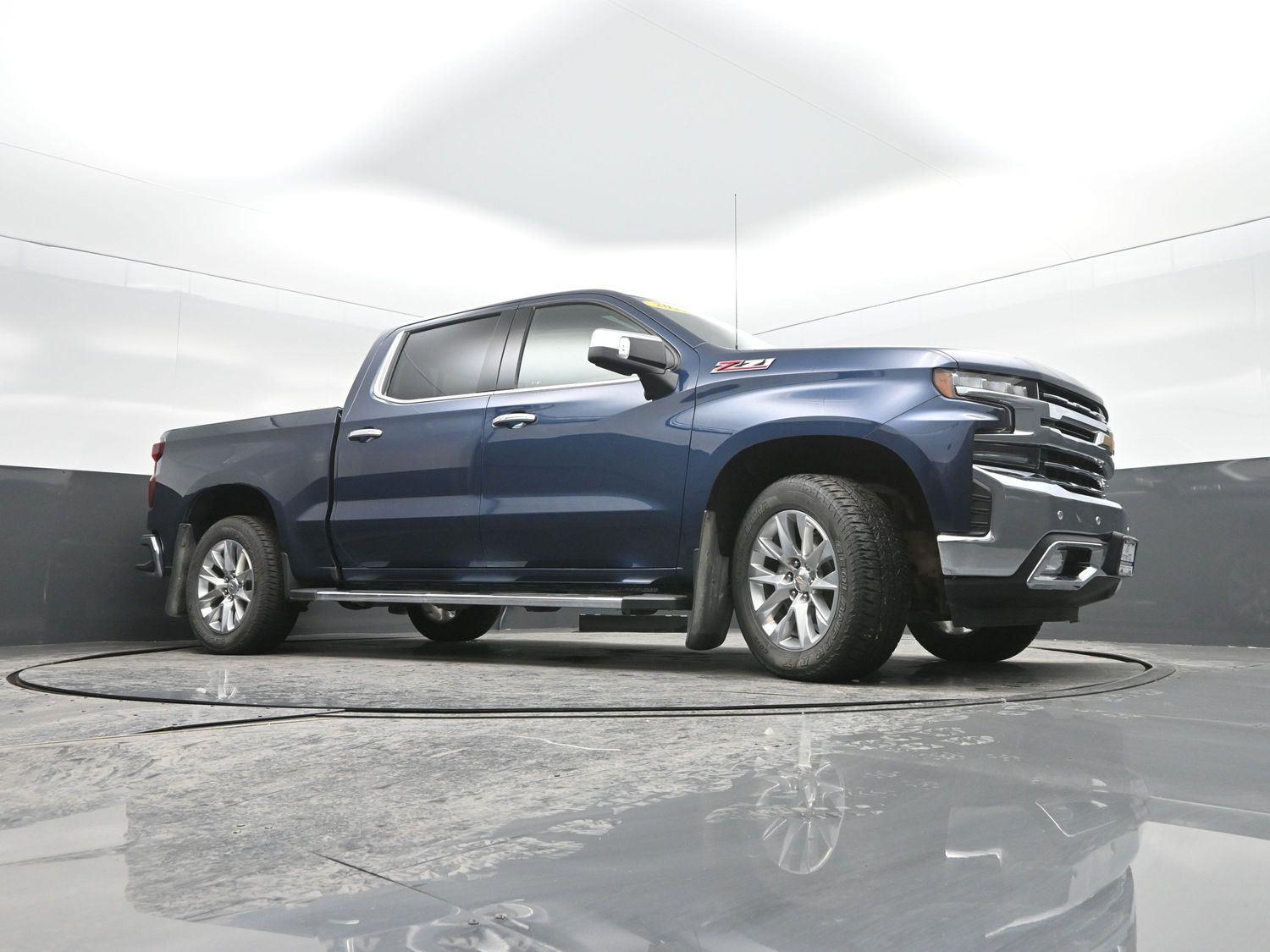 Used 2022 Northsky Blue Metallic Chevrolet LTZ image 40