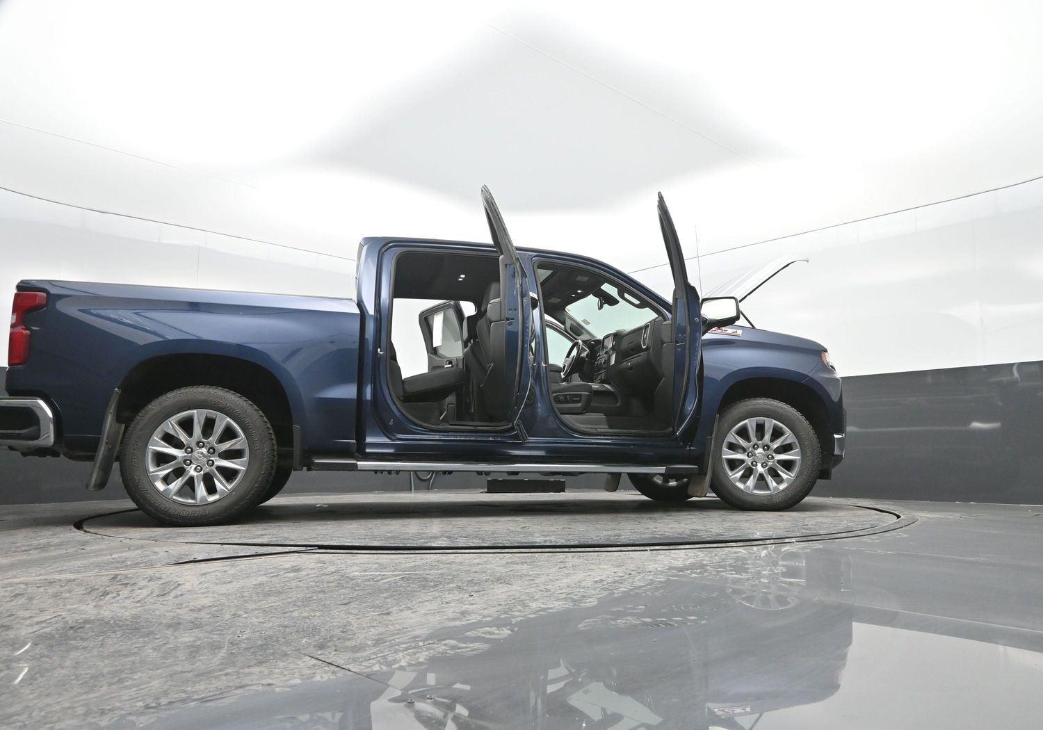 Used 2022 Northsky Blue Metallic Chevrolet LTZ image 56
