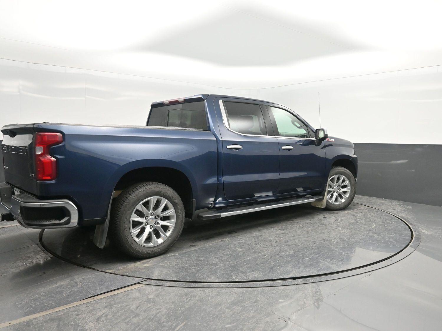 Used 2022 Northsky Blue Metallic Chevrolet LTZ image 2