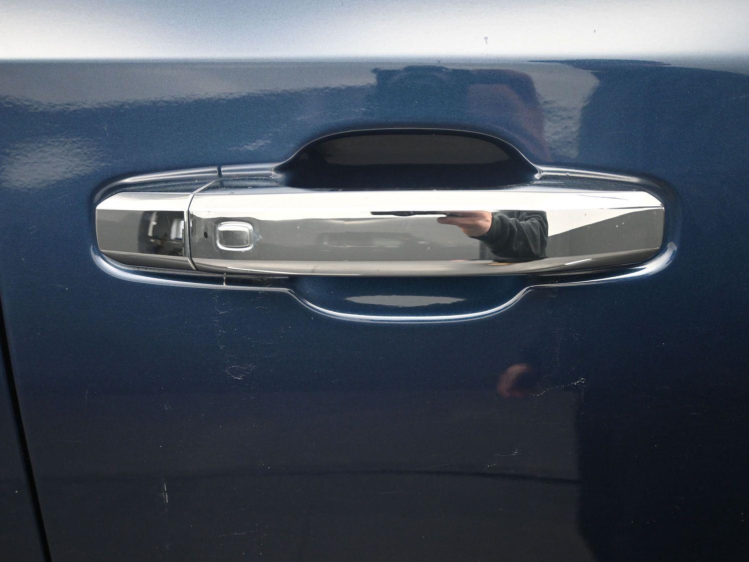 Used 2022 Northsky Blue Metallic Chevrolet LTZ image 7