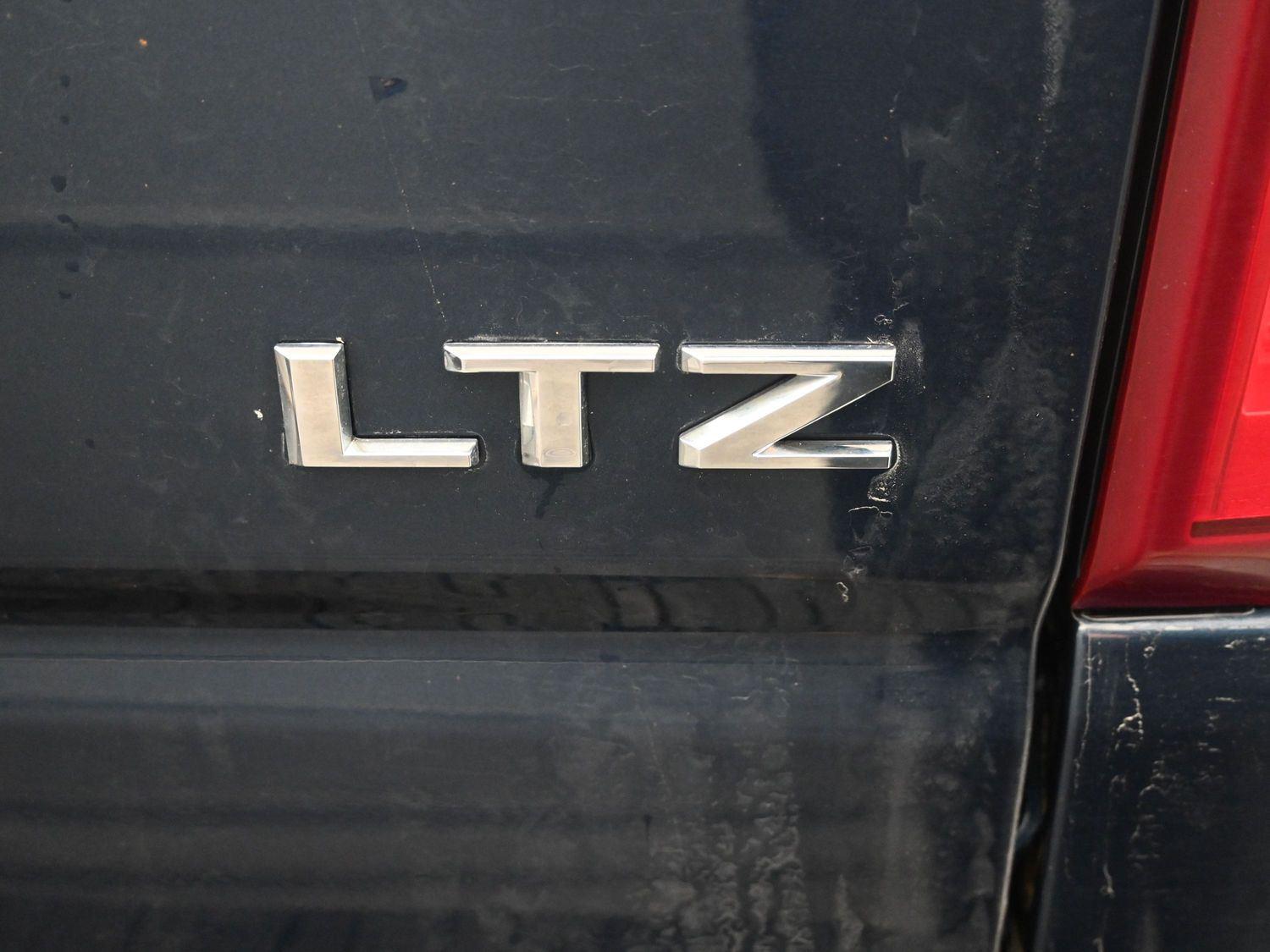 Used 2022 Northsky Blue Metallic Chevrolet LTZ image 16