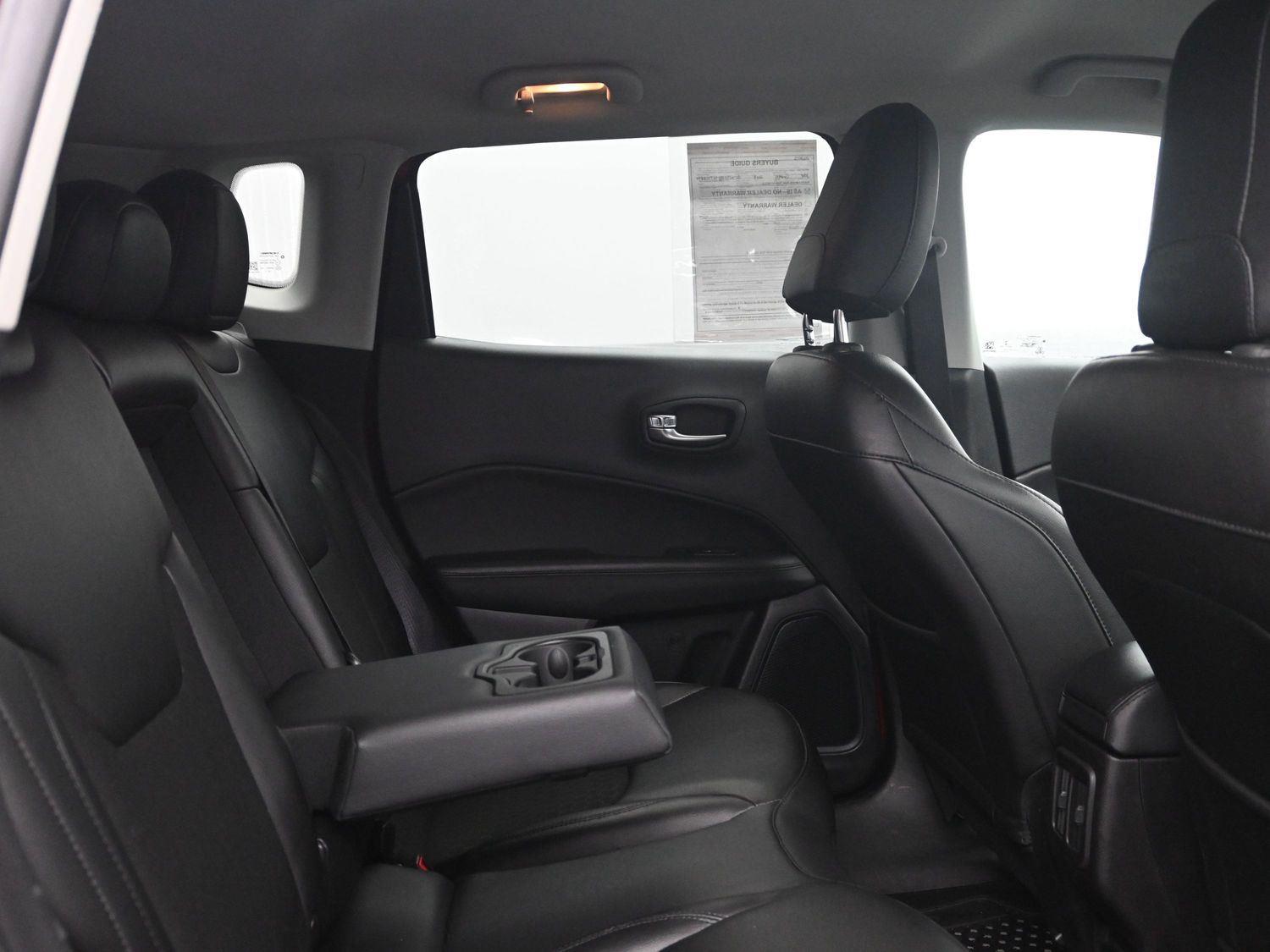 Used 2019 Redline Pearlcoat Jeep Altitude image 11