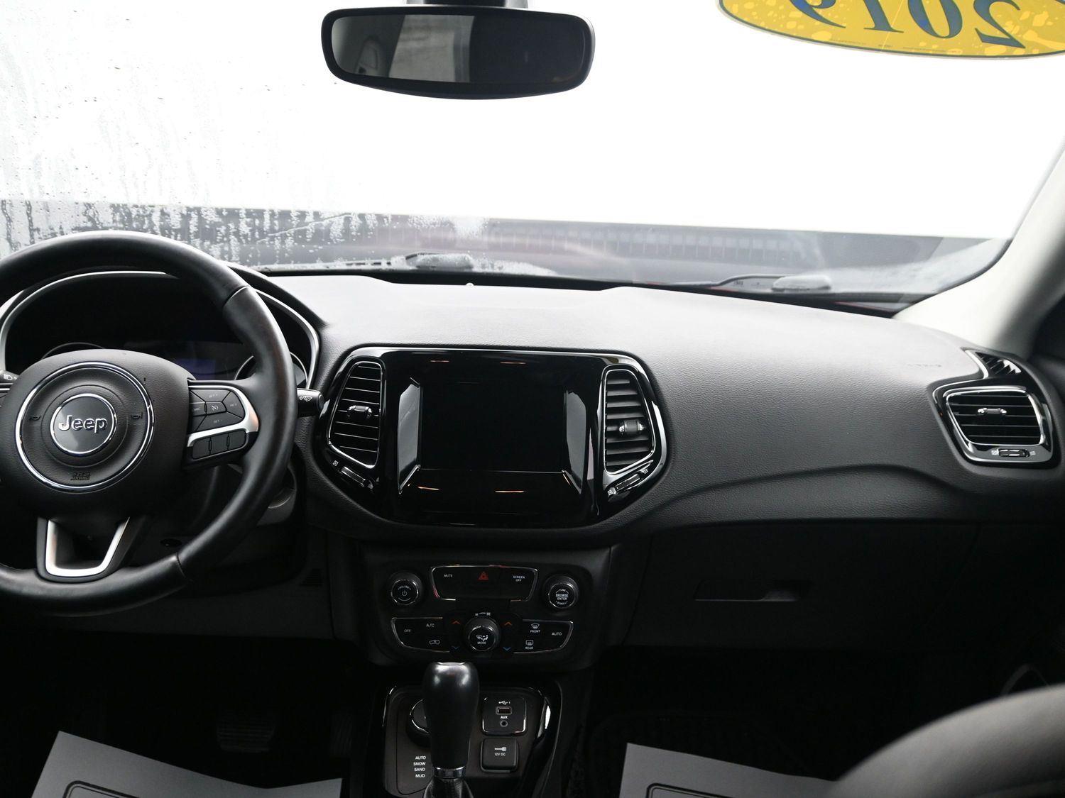 Used 2019 Redline Pearlcoat Jeep Altitude image 12