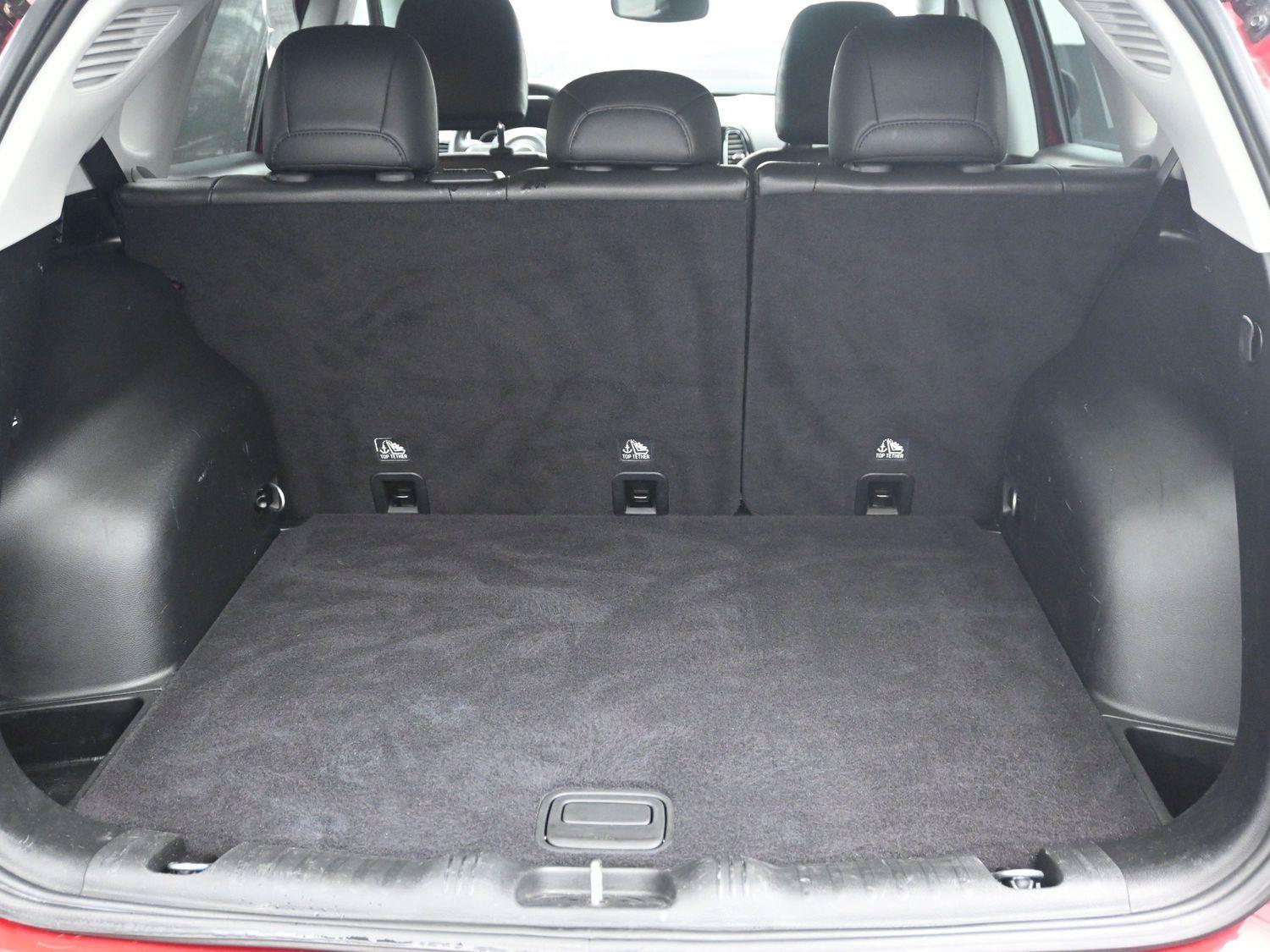 Used 2019 Redline Pearlcoat Jeep Altitude image 13