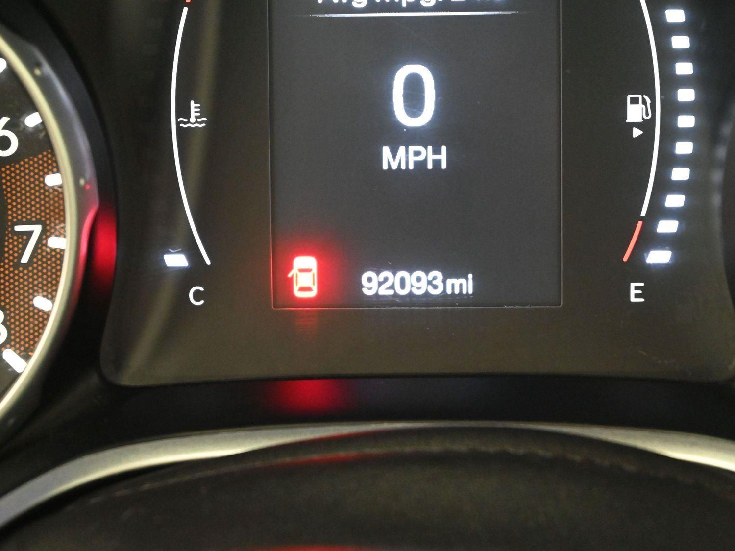 Used 2019 Redline Pearlcoat Jeep Altitude image 21