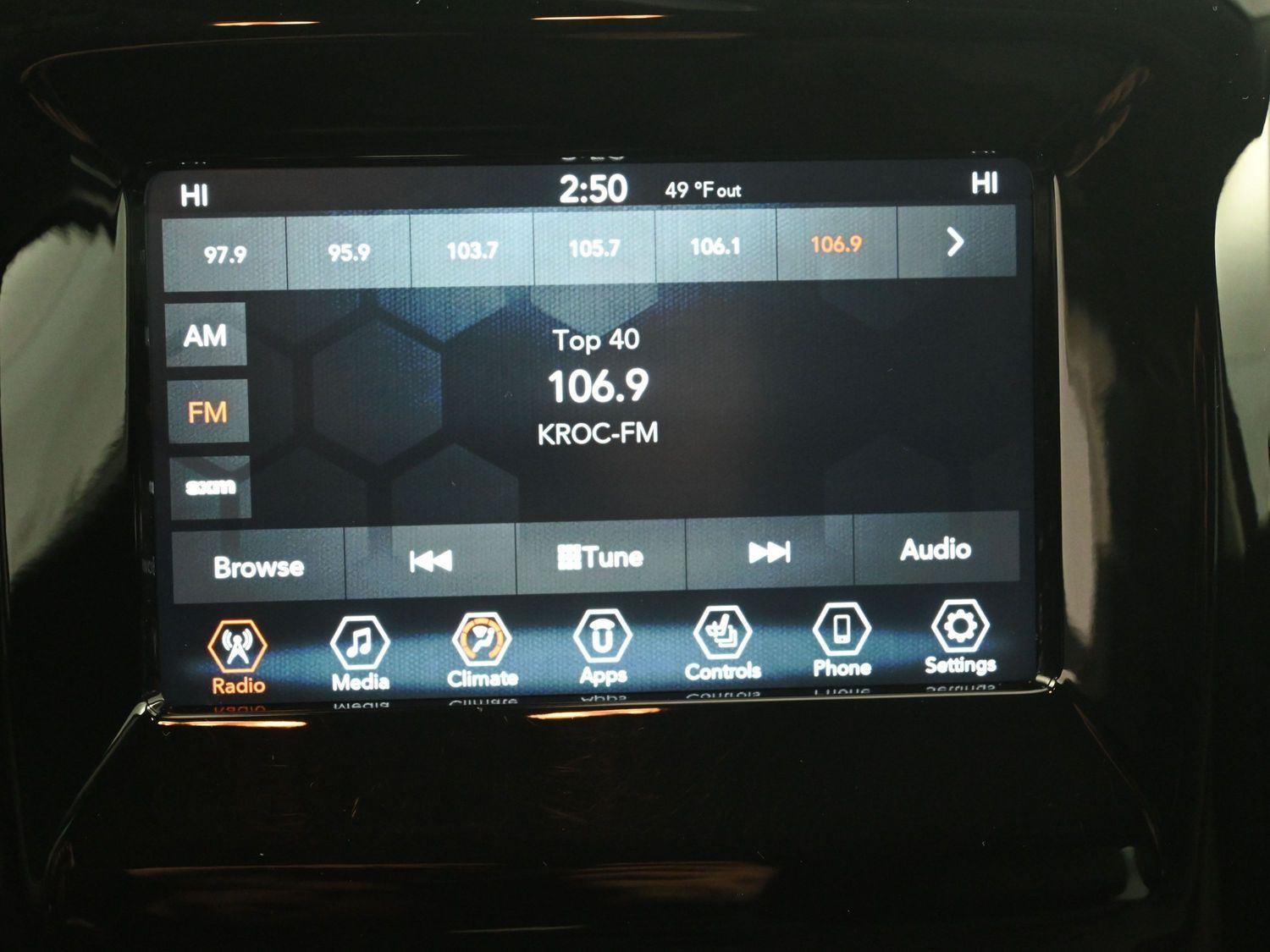 Used 2019 Redline Pearlcoat Jeep Altitude image 22