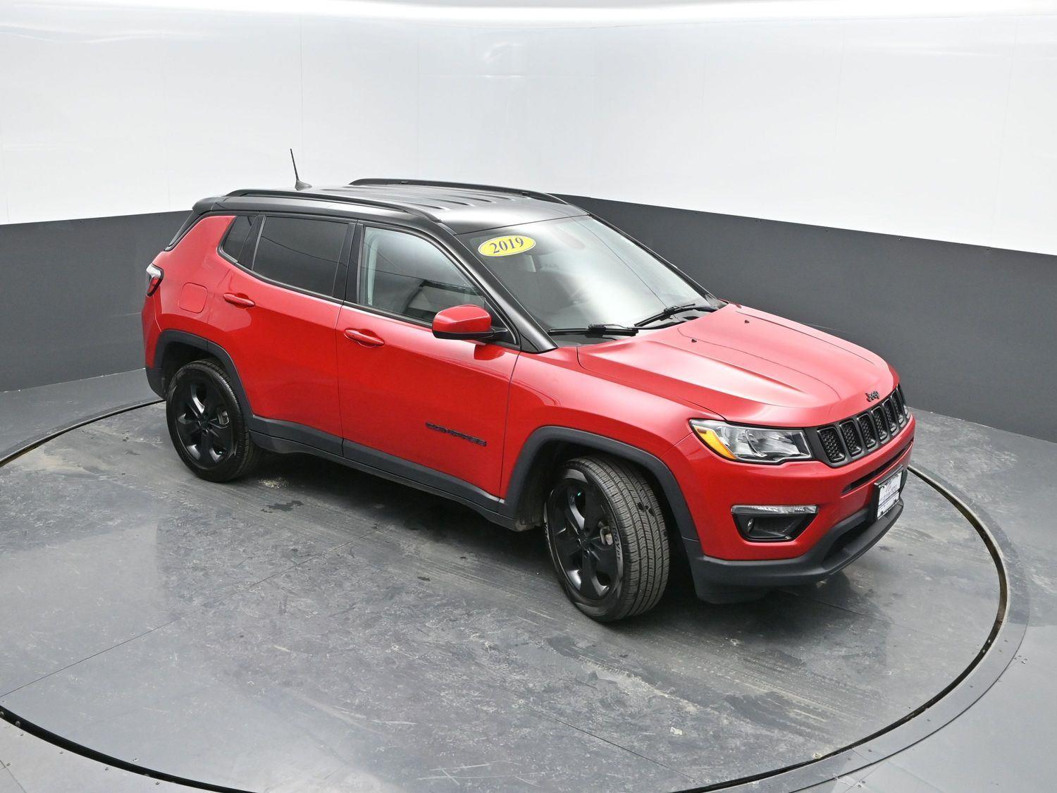 Used 2019 Redline Pearlcoat Jeep Altitude image 33