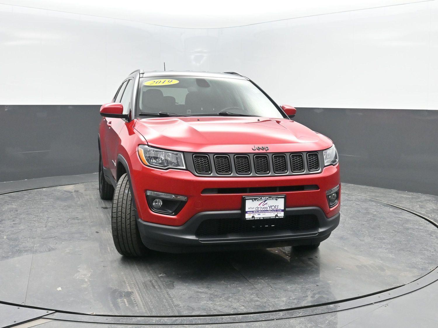 Used 2019 Redline Pearlcoat Jeep Altitude image 36