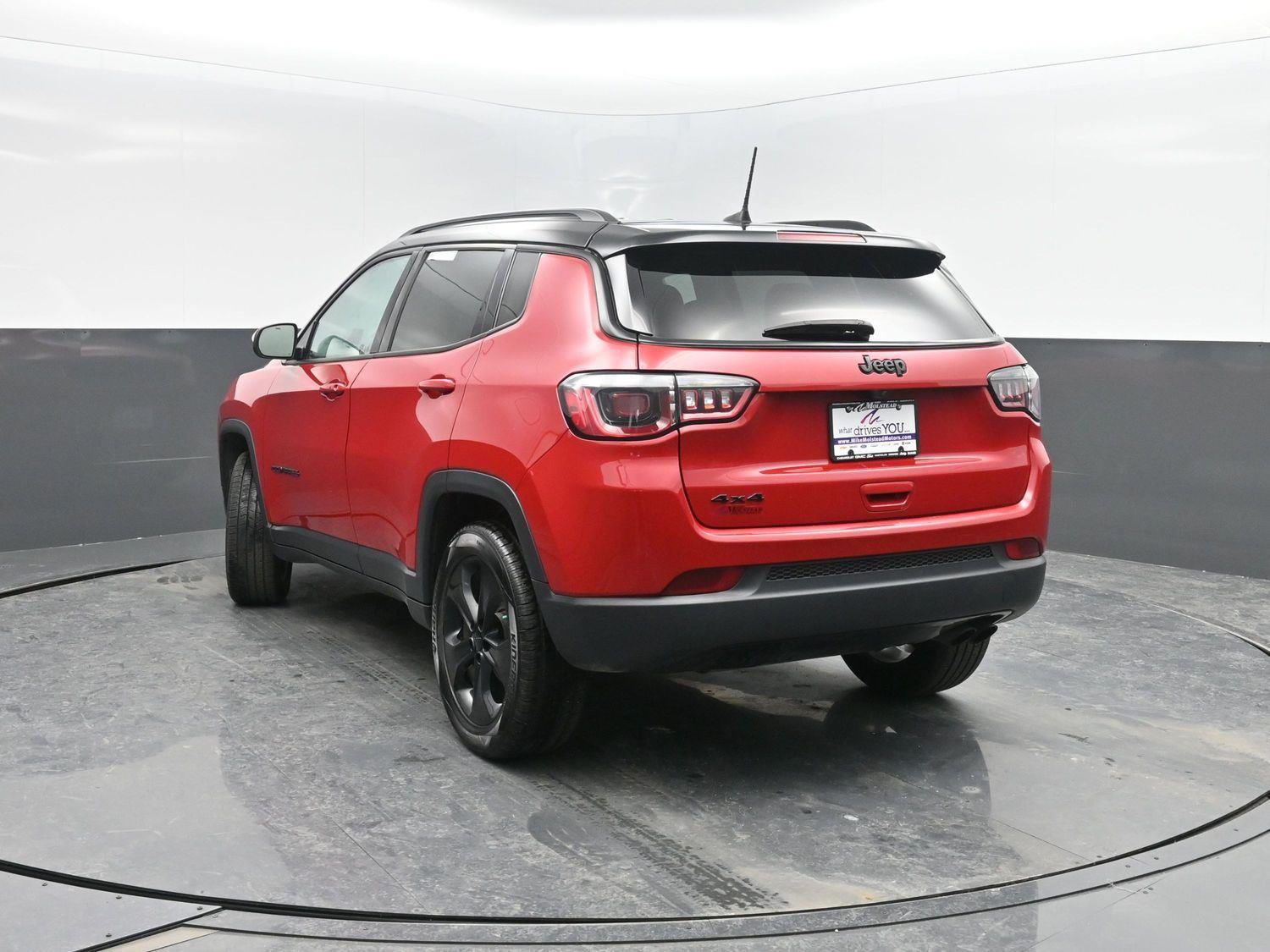 Used 2019 Redline Pearlcoat Jeep Altitude image 37