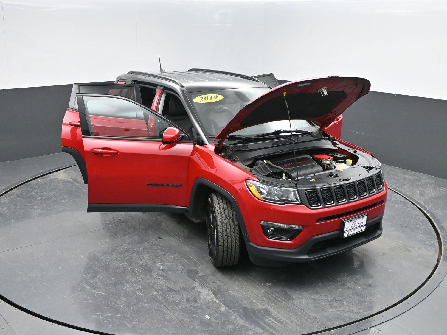 Used 2019 Redline Pearlcoat Jeep Altitude image 39