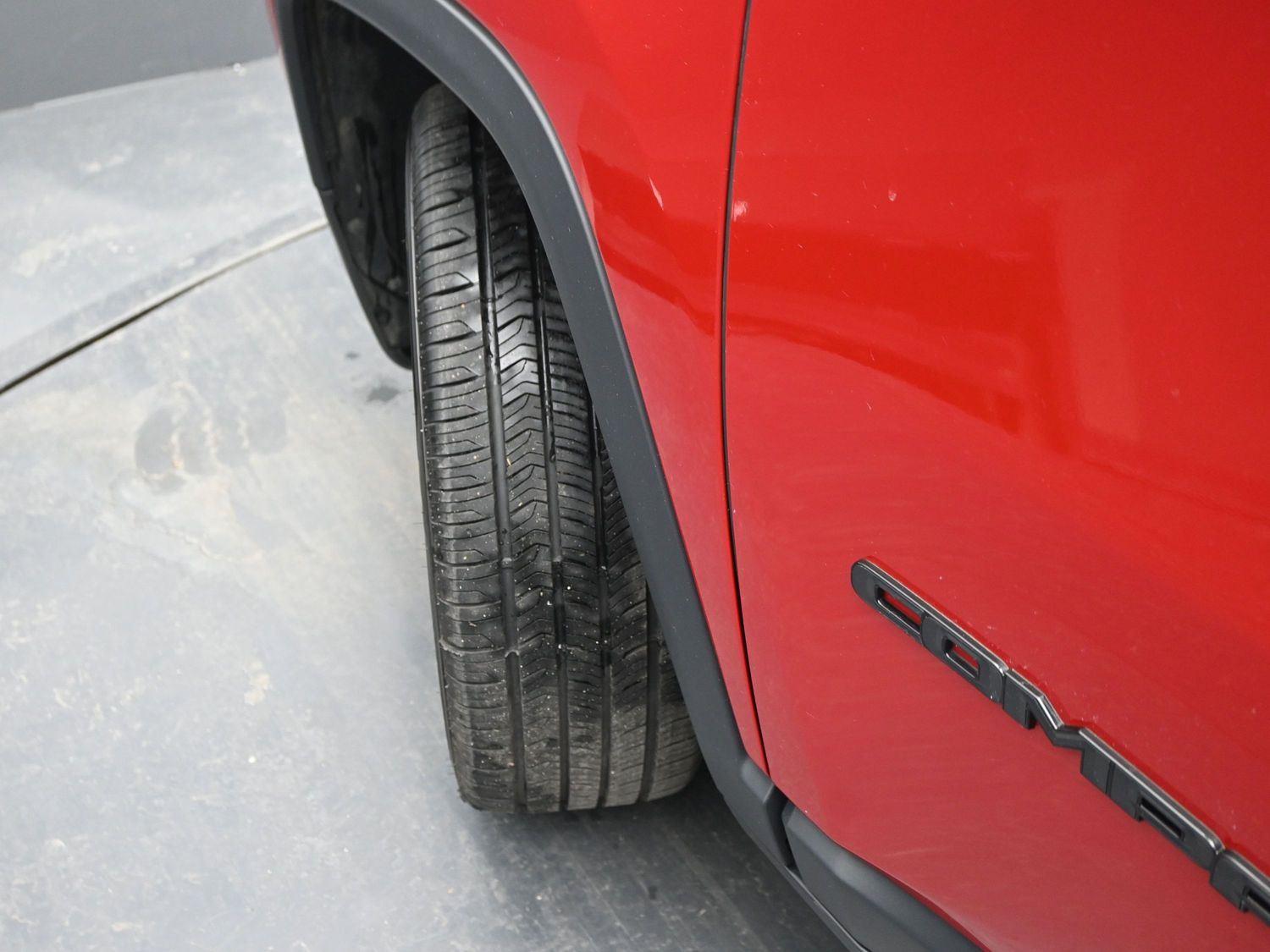 Used 2019 Redline Pearlcoat Jeep Altitude image 5