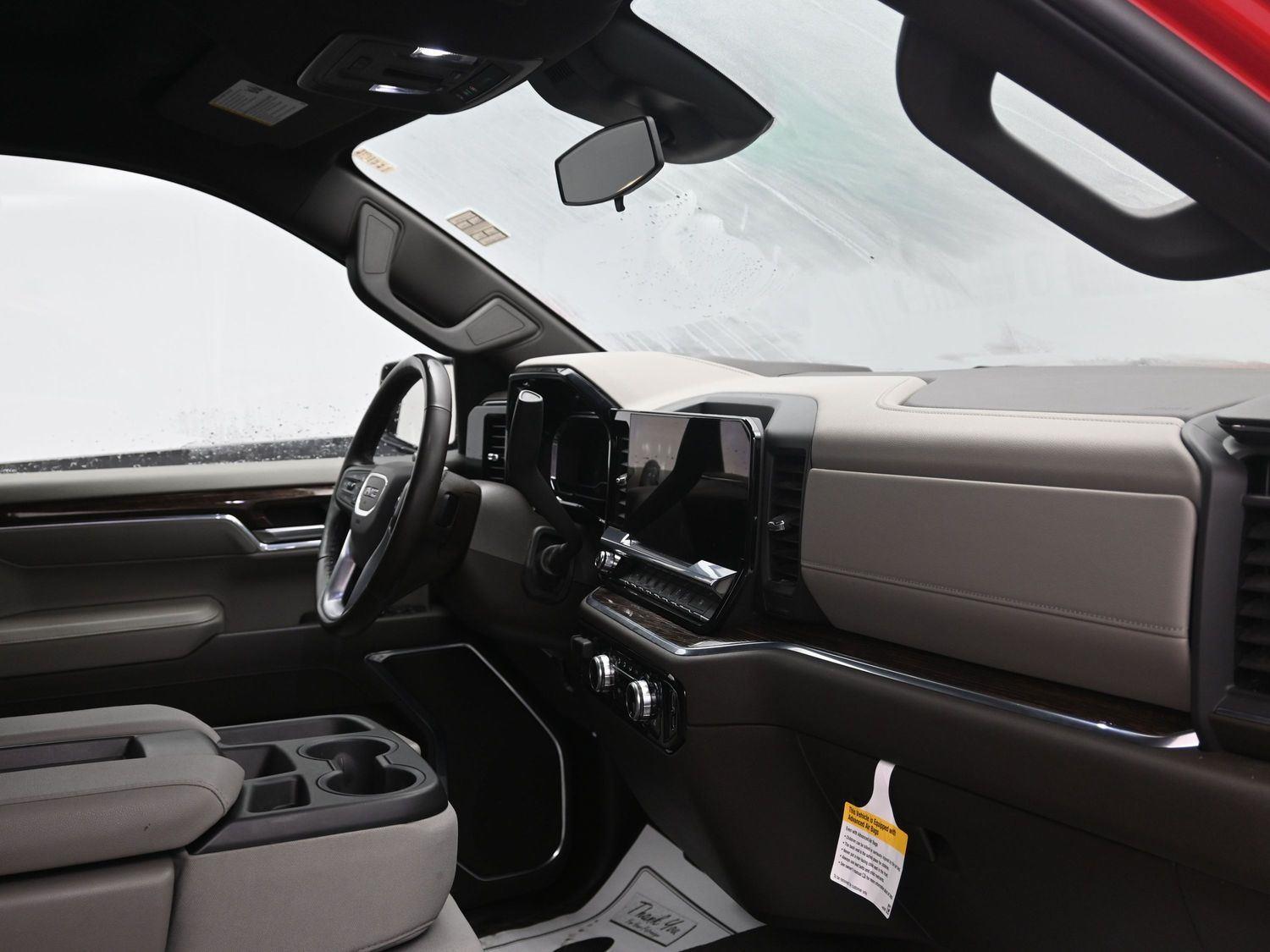 Used 2024 Onyx Black GMC SLE image 12