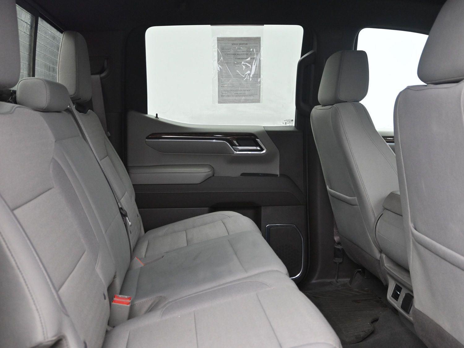 Used 2024 Onyx Black GMC SLE image 13