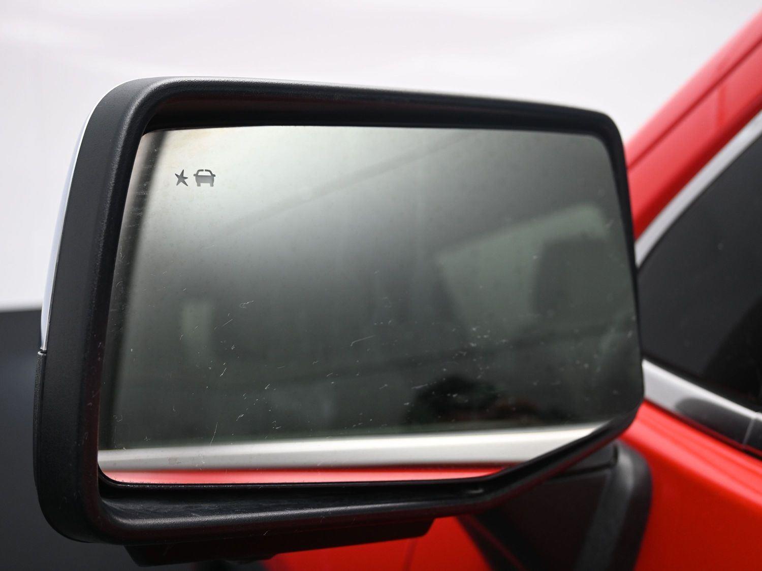 Used 2024 Onyx Black GMC SLE image 18