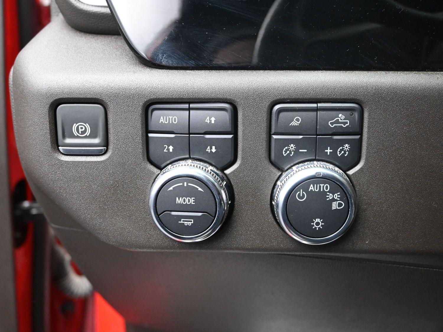 Used 2024 Onyx Black GMC SLE image 22