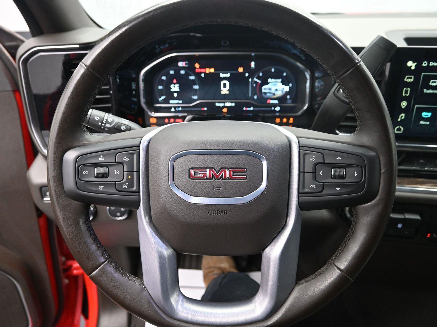 Used 2024 Onyx Black GMC SLE image 23