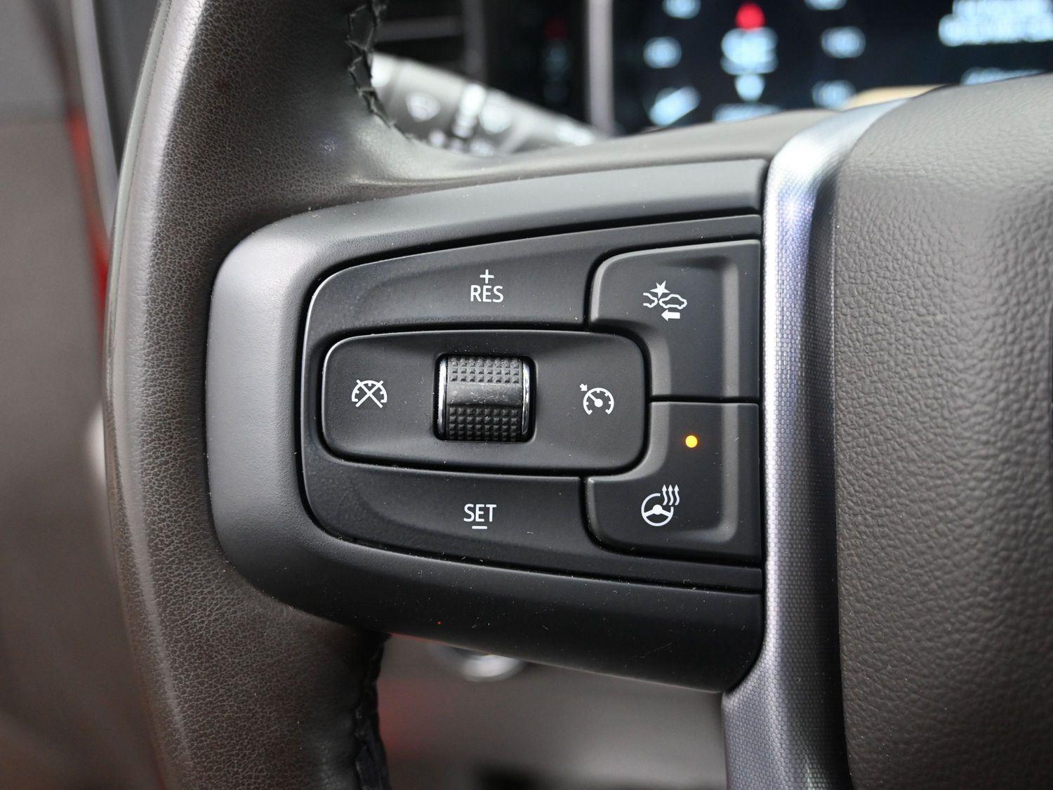 Used 2024 Onyx Black GMC SLE image 24