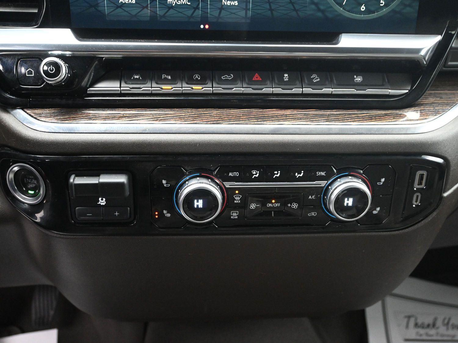 Used 2024 Onyx Black GMC SLE image 30