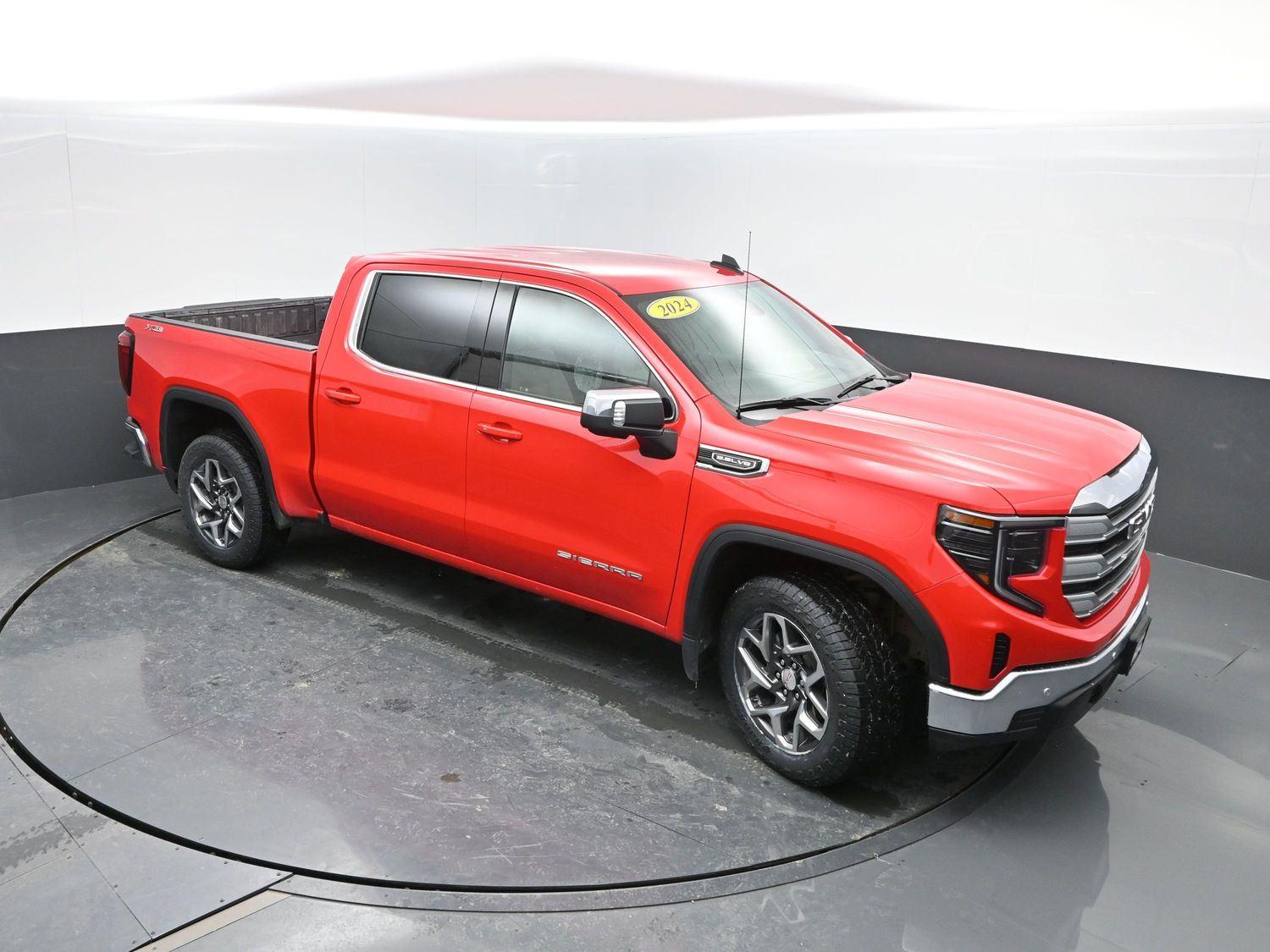 Used 2024 Onyx Black GMC SLE image 39