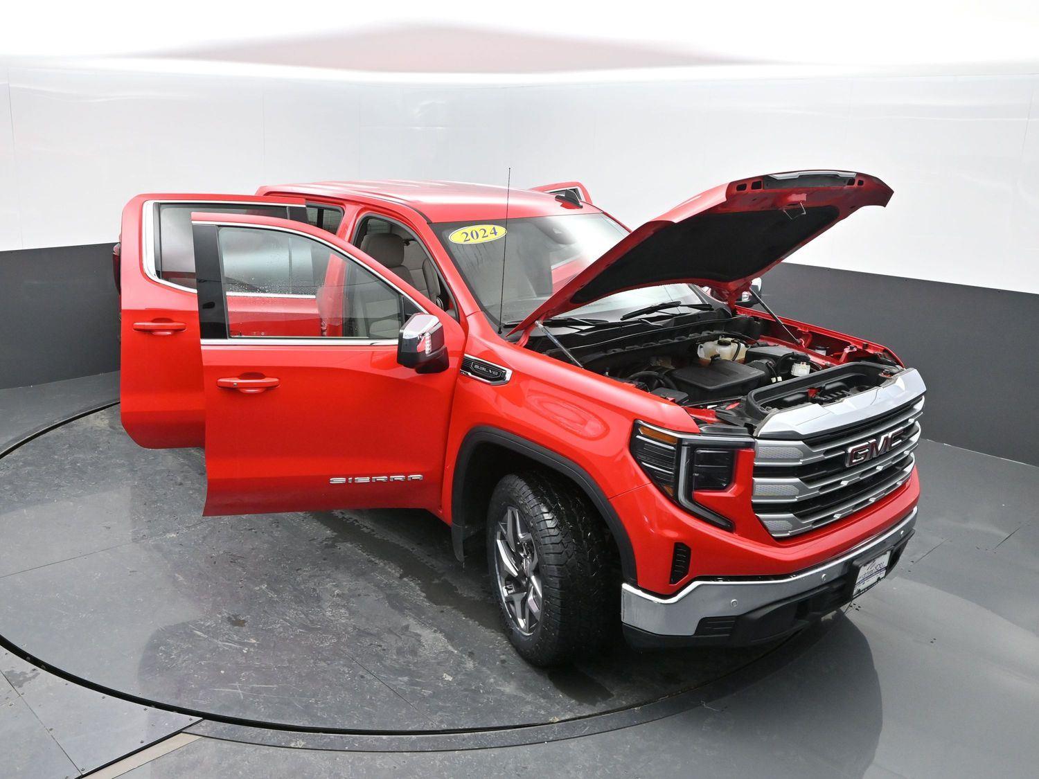 Used 2024 Onyx Black GMC SLE image 45