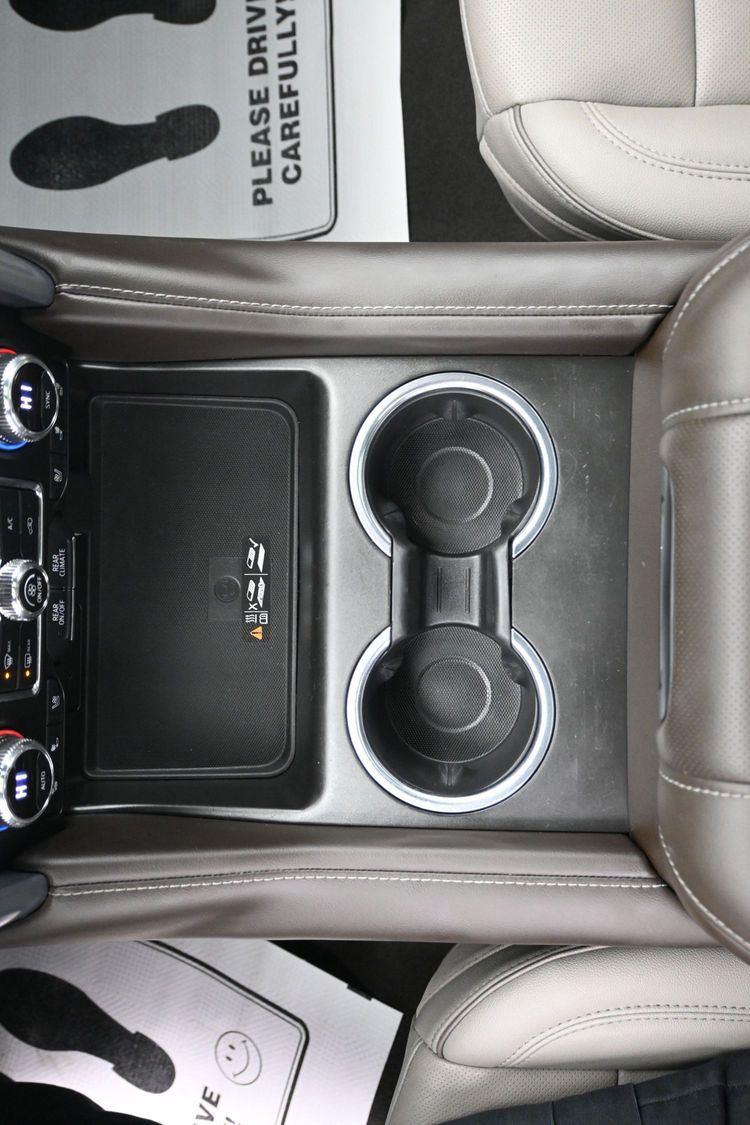 Used 2022 Summit White GMC SLT image 38