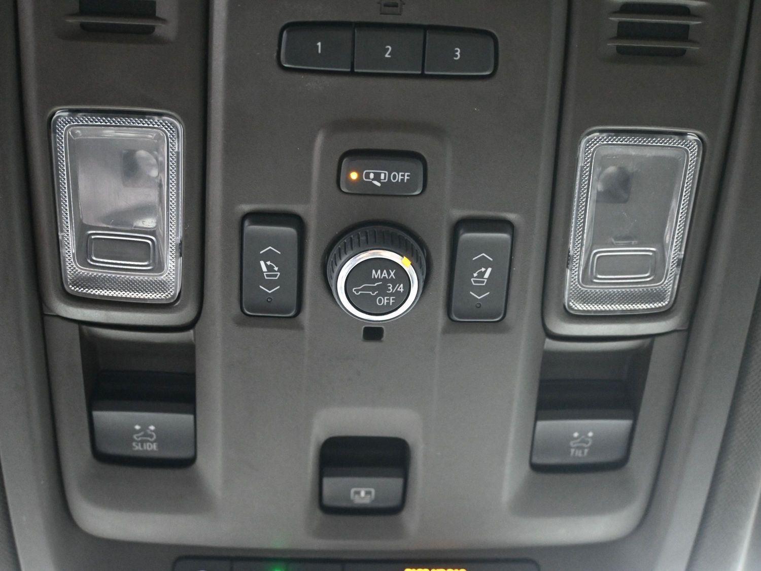 Used 2022 Summit White GMC SLT image 40