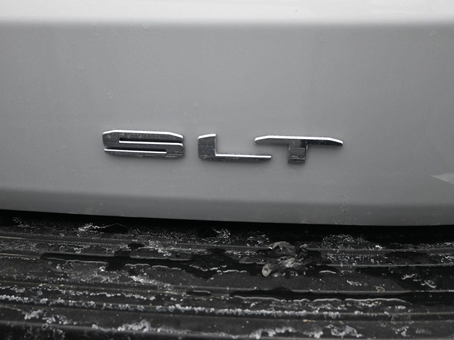 Used 2022 Summit White GMC SLT image 19