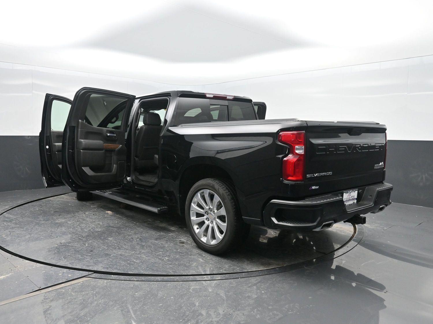 Used 2021 Black Chevrolet High Country image 53