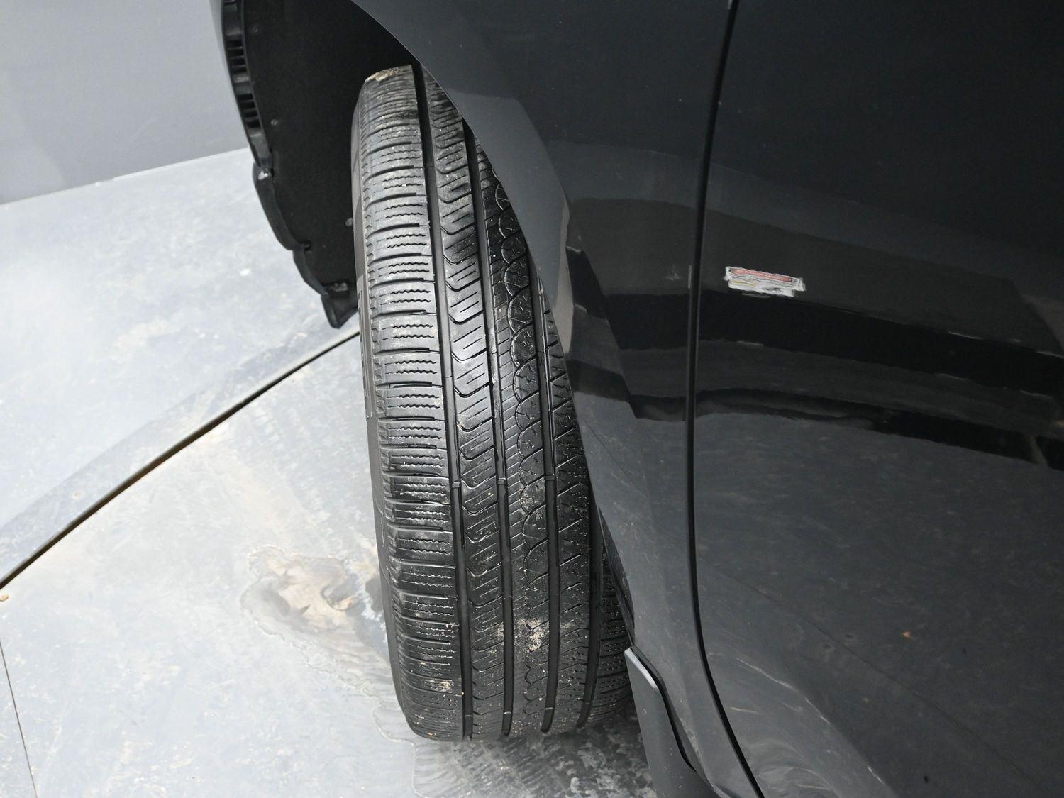 Used 2021 Black Chevrolet High Country image 5