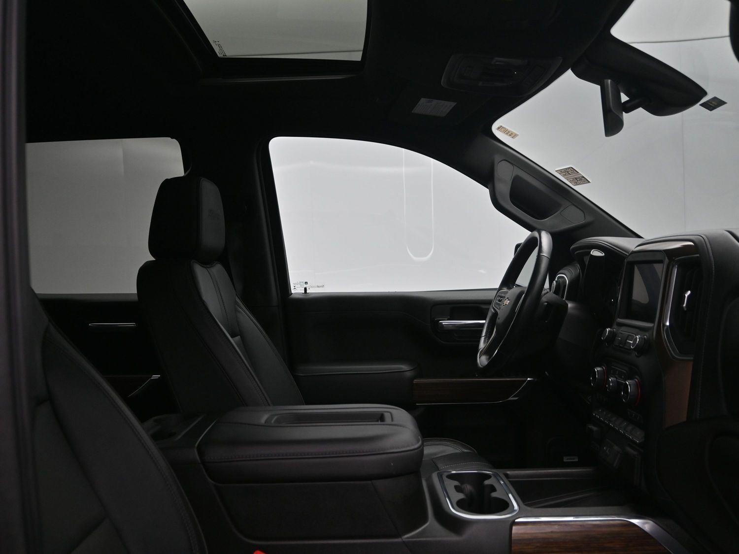 Used 2021 Black Chevrolet High Country image 13