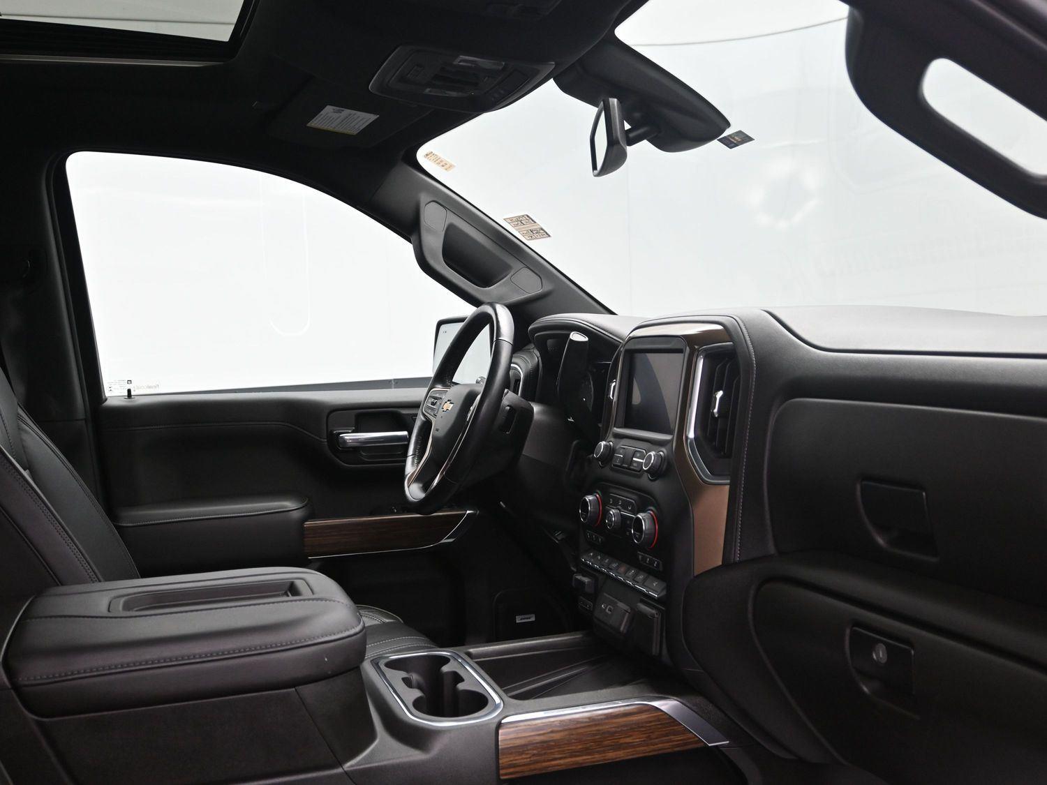 Used 2021 Black Chevrolet High Country image 14