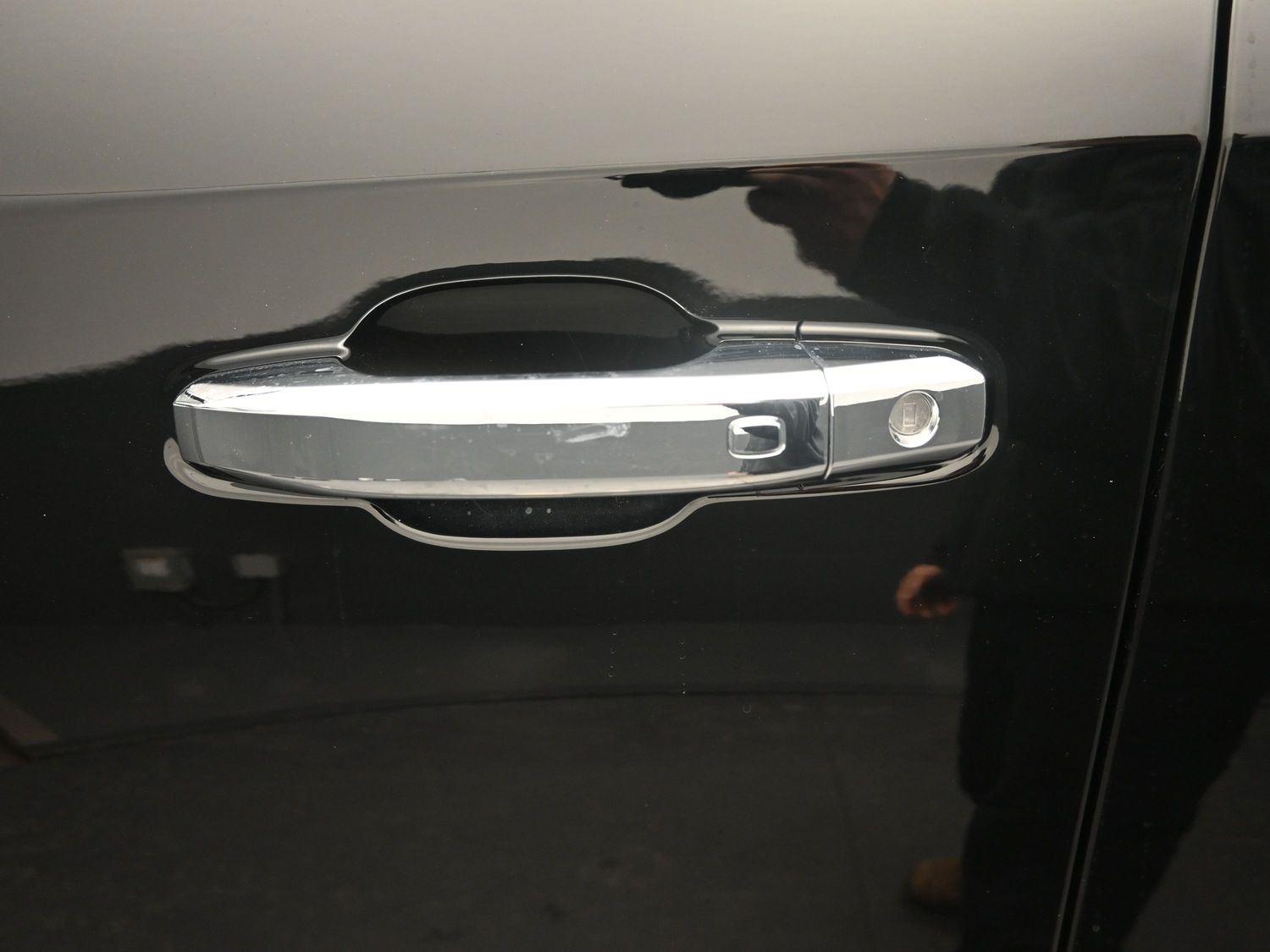 Used 2021 Black Chevrolet High Country image 21