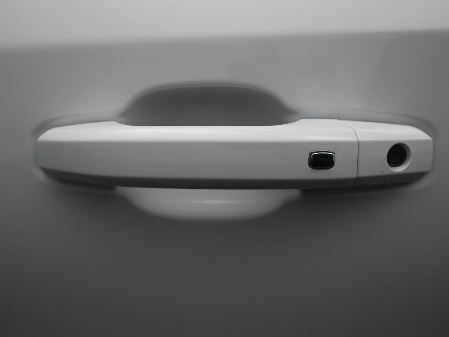 Used 2025 Summit White Chevrolet RST image 20