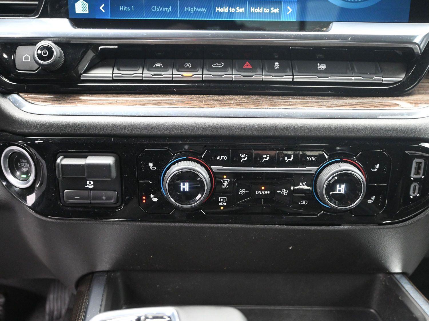 Used 2025 Summit White Chevrolet RST image 32