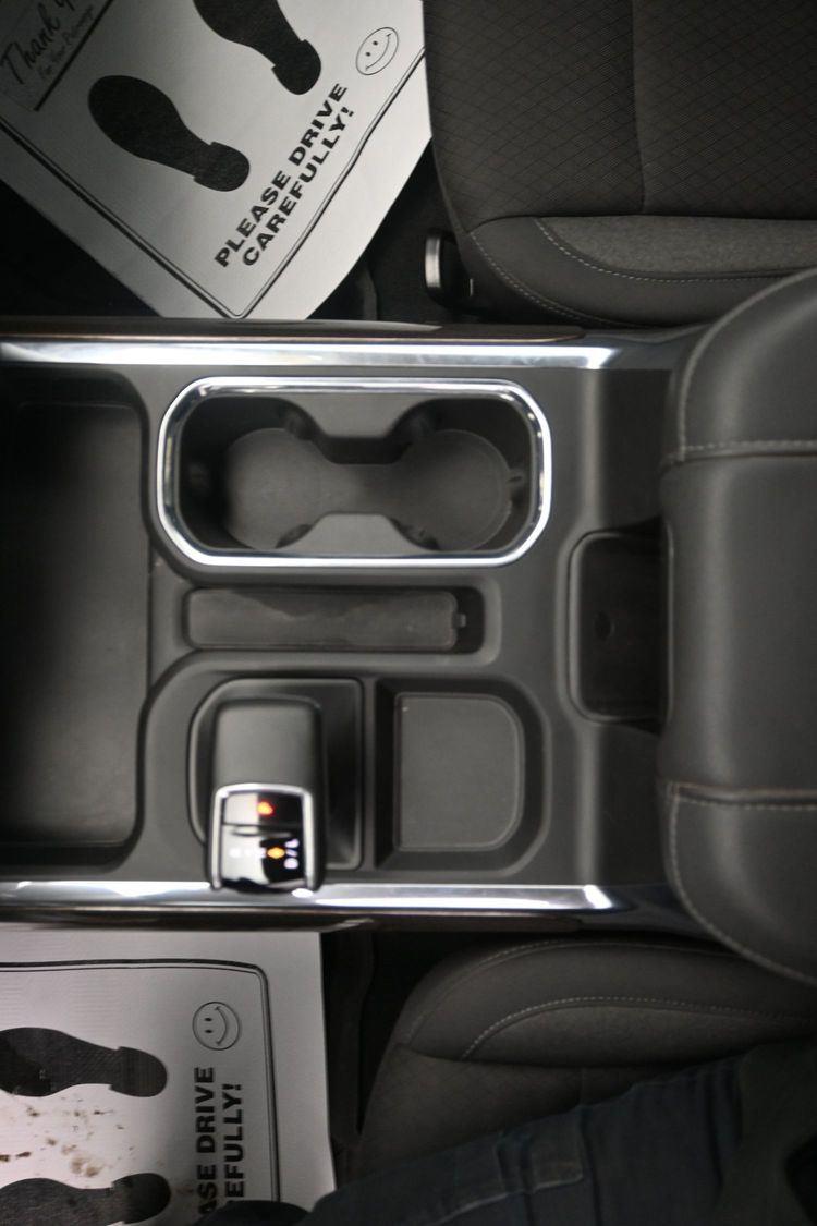 Used 2025 Summit White Chevrolet RST image 33