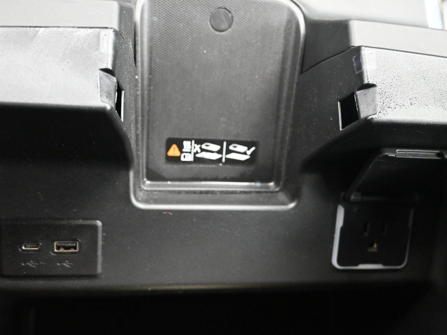 Used 2025 Summit White Chevrolet RST image 34