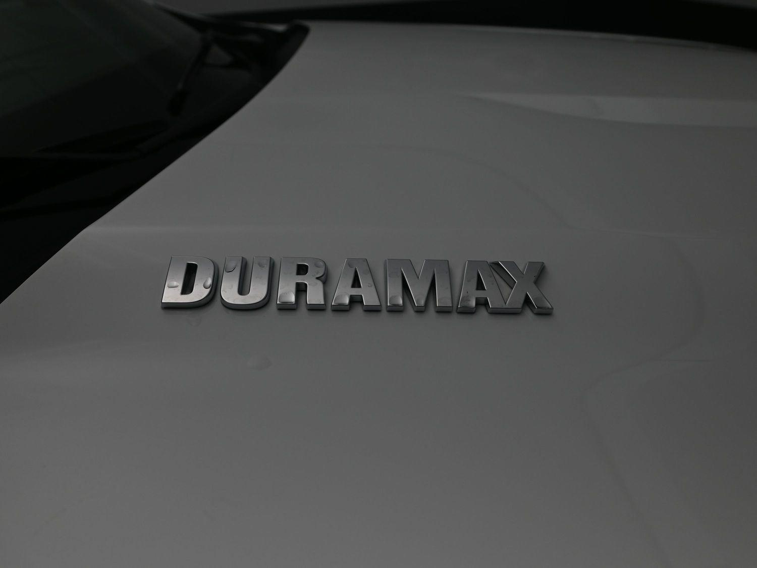 Used 2025 Summit White Chevrolet RST image 6