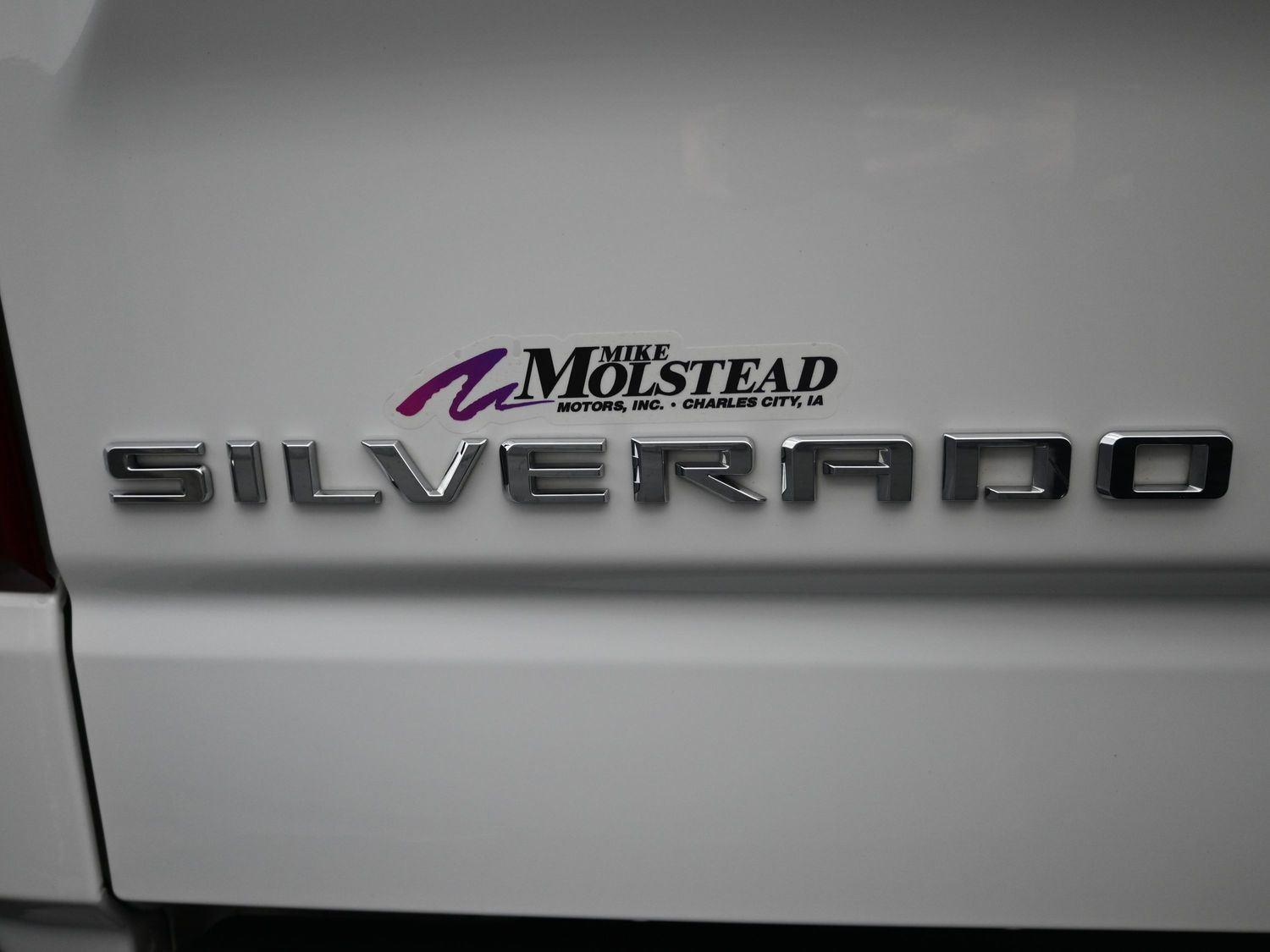 Used 2025 Summit White Chevrolet RST image 17