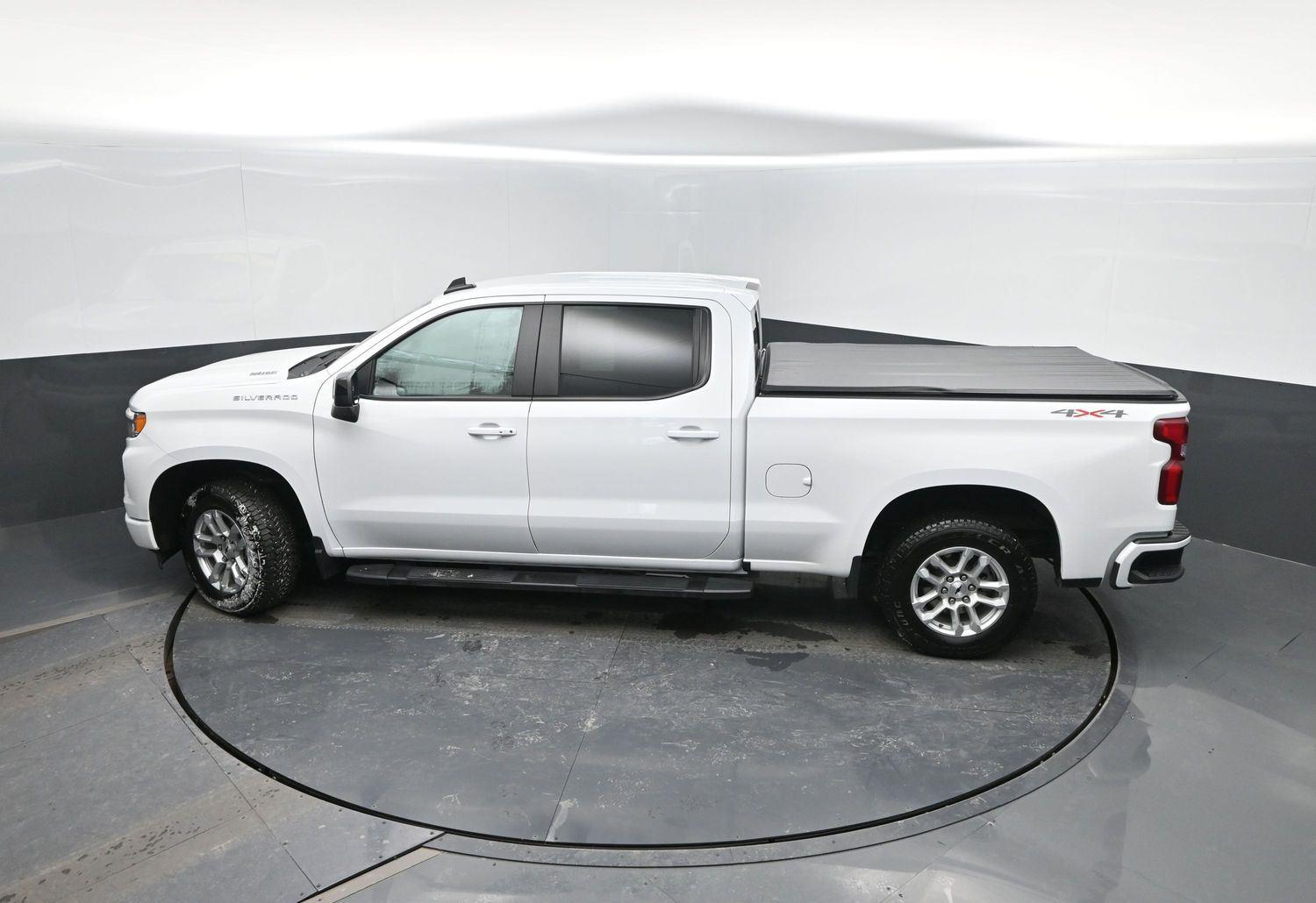 Used 2025 Summit White Chevrolet RST image 41