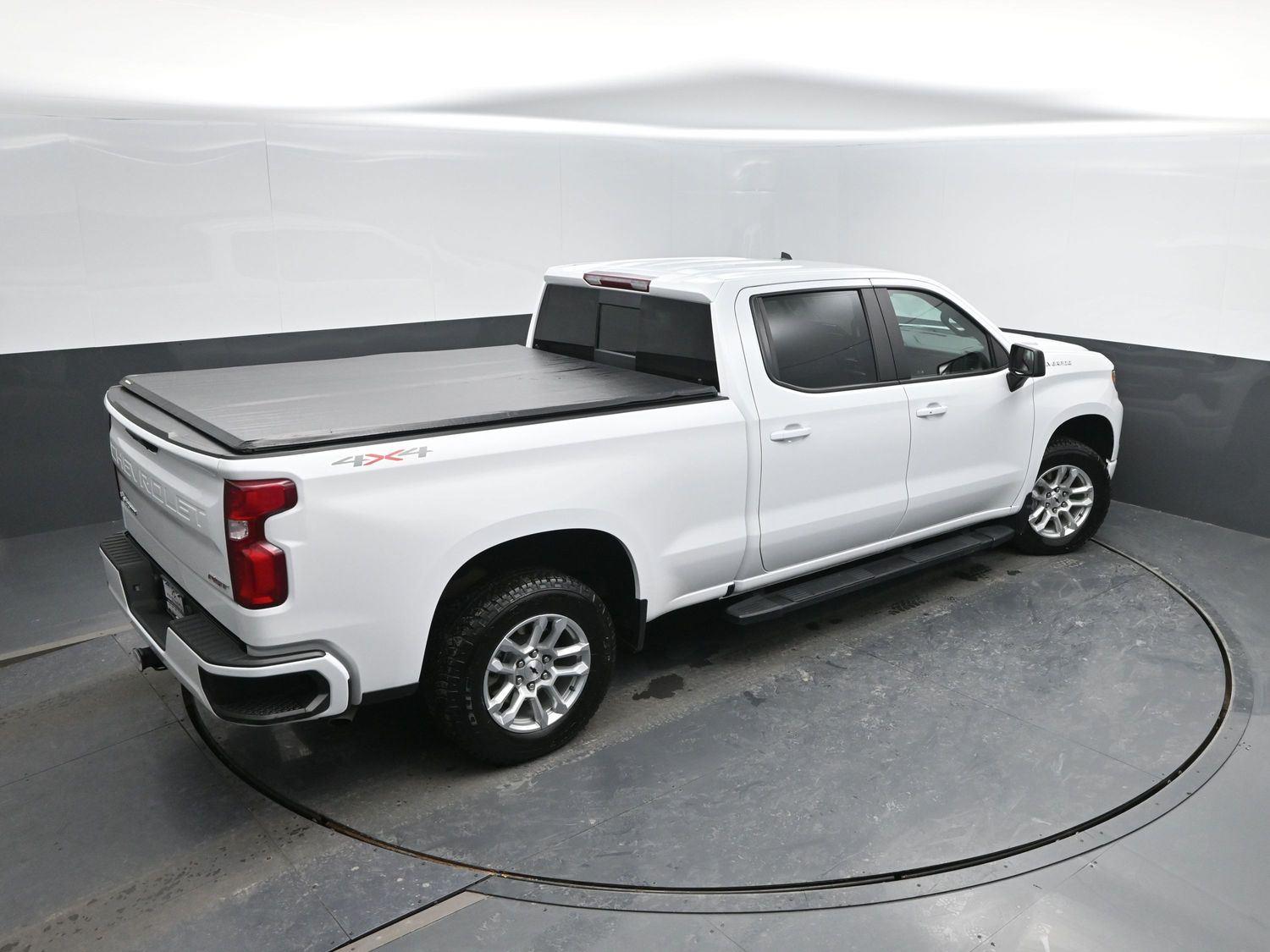 Used 2025 Summit White Chevrolet RST image 42