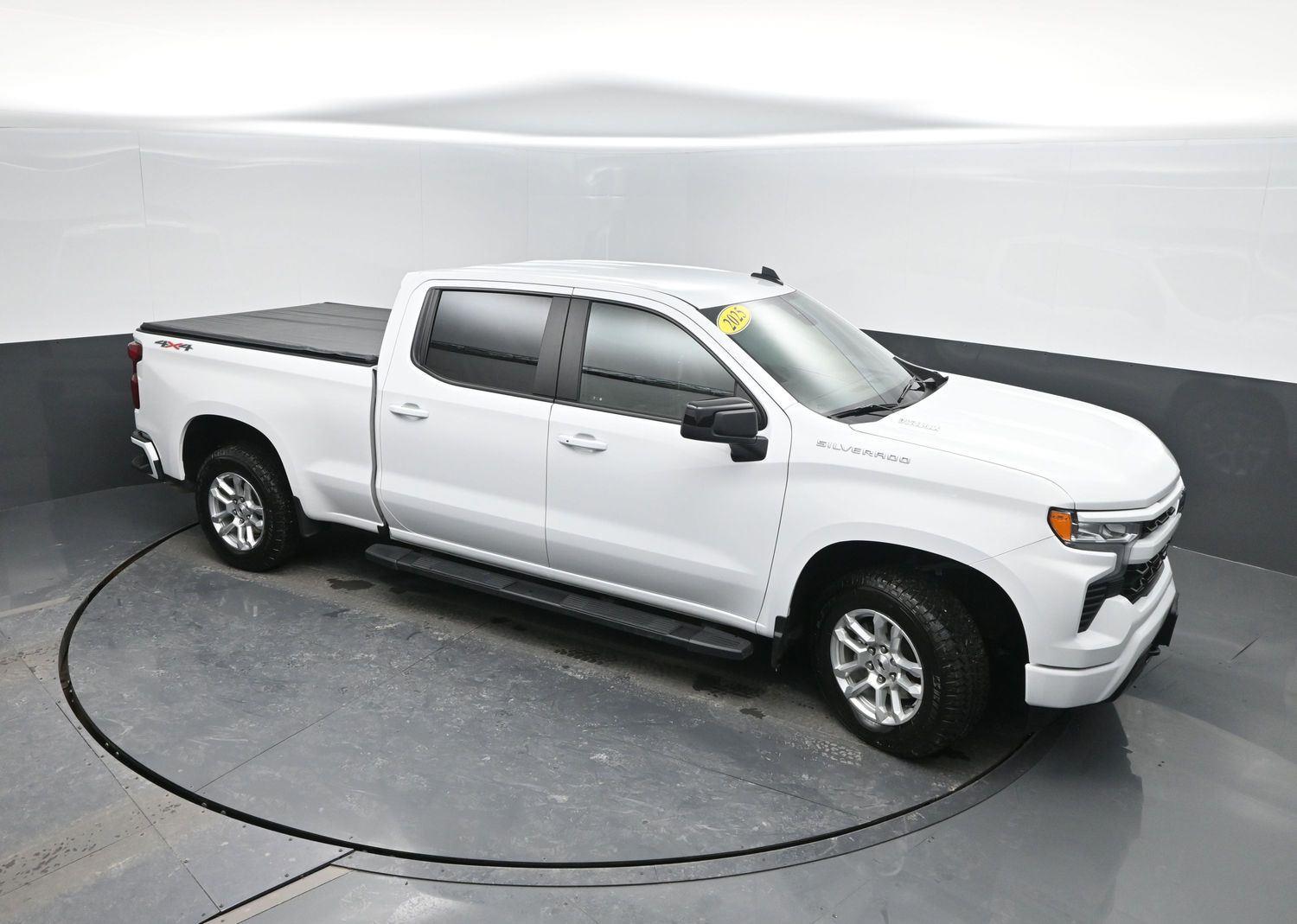 Used 2025 Summit White Chevrolet RST image 43