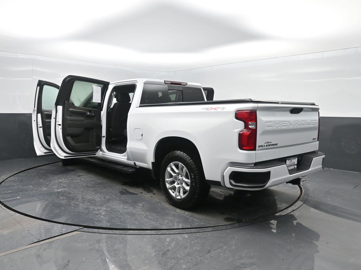 Used 2025 Summit White Chevrolet RST image 50