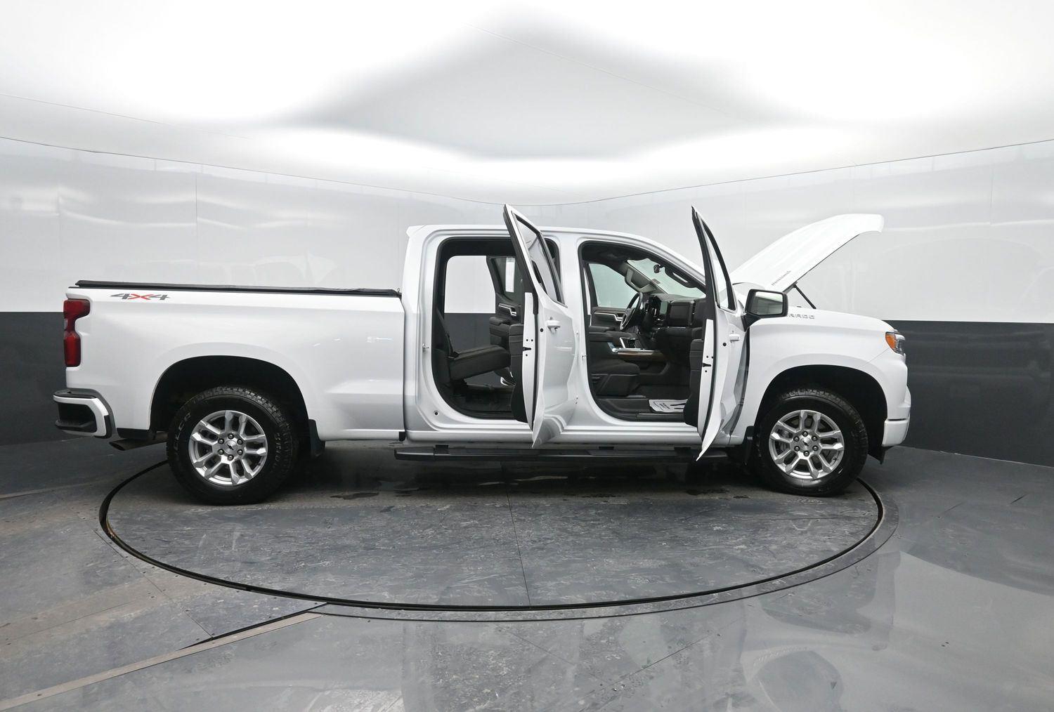 Used 2025 Summit White Chevrolet RST image 51